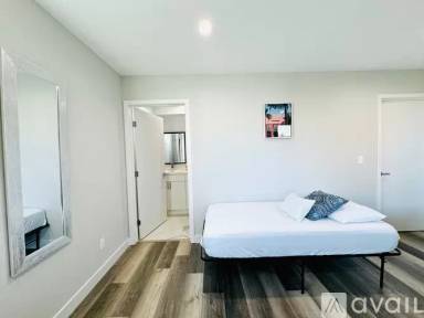 Main picture of 1301 N Kingsley Dr