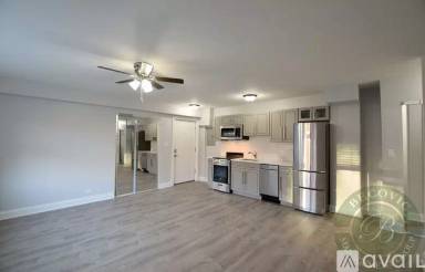 Main picture of 7710 N Sheridan Rd