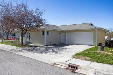 Main picture of 1017 Lynn Ln