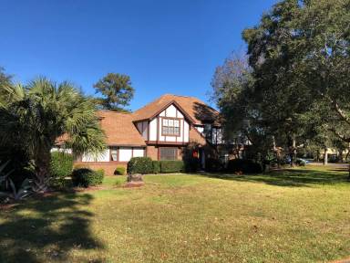 Main picture of 20 New Castle Ct