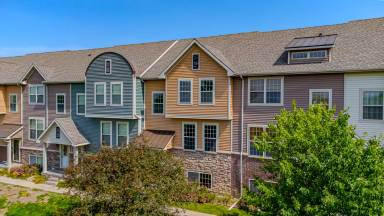 Main picture of 3600 SE Glenstone Dr