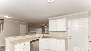 Main picture of 102 Providence Dr