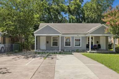 Main picture of 2420 Roanoke Ave