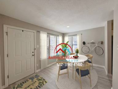 Main picture of 402 N Fredericksburg St
