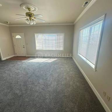 Main picture of 119 SE 9th St