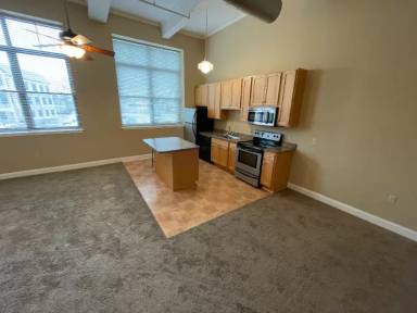 Main picture of 11 Fremont St