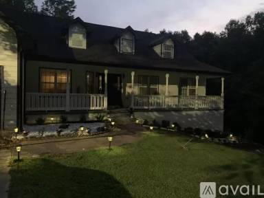 Main picture of 520 Harkness Rd