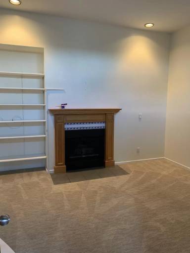 Main picture of 615 N Hayworth Ave
