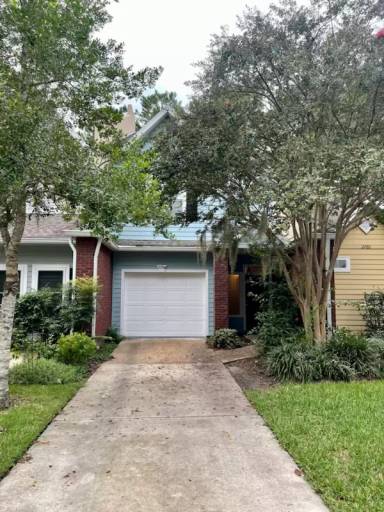 Main picture of 2754 NW 105th Dr