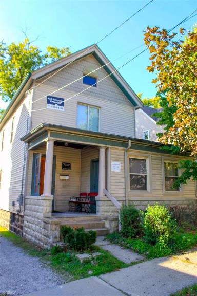 Main picture of 512 S 4th Ave