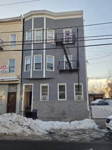 Main picture of 107 Highland Ave
