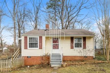 Main picture of 2802 Robin Hood Dr