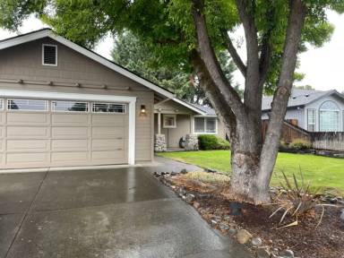 Main picture of 890 Westrop Dr