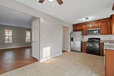 Main picture of 931 Brigantine Ct