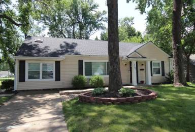 Main picture of 2701 W 75th Pl