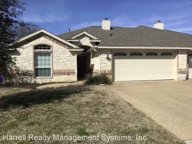 Main picture of 500 Chapel Trail Cir