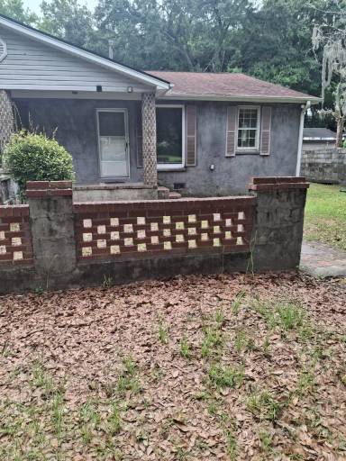 Main picture of 1697 Savage Rd
