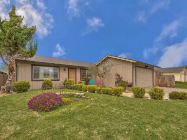 Main picture of 483 N Madeira Ave