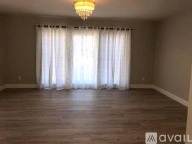 Main picture of 1406 Main St