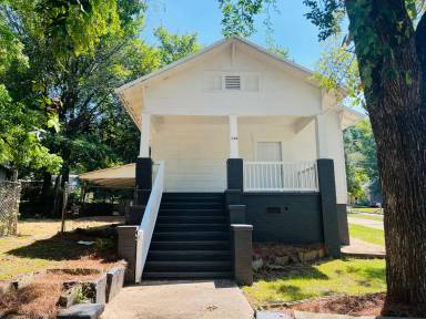Main picture of 1405 Austin St