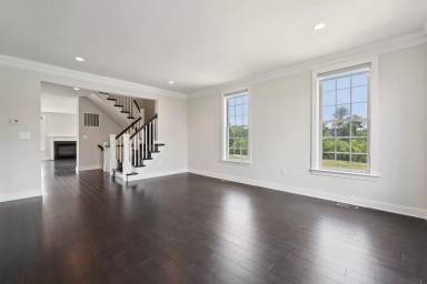 Main picture of 43109 Clarendon Sq