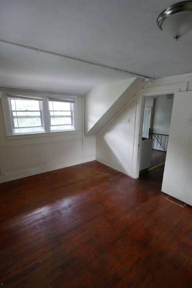 Main picture of 230 Beech St