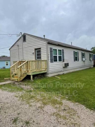 Main picture of 8185 Center Dr