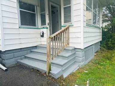 Main picture of 377 Avis St