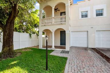 Main picture of 308 S Orleans Ave