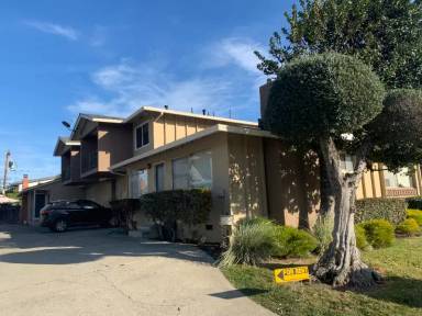 Main picture of 84 Kim Louise Dr