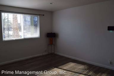 Main picture of 433 3/4 W 126th St