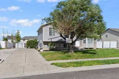 Main picture of 4935 S 3975 W