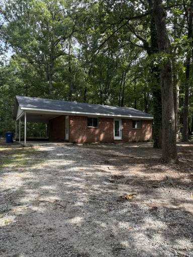 Main picture of 112 Oak Spring Ln