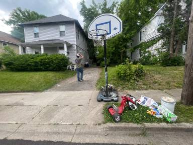 Main picture of 96 Crocker Ave