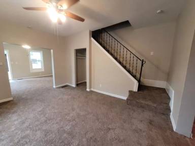 Main picture of 1525 Des Moines St