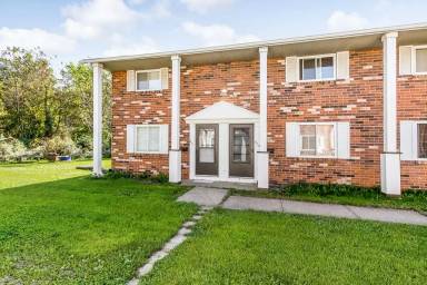 Main picture of 659 S Shore Ct