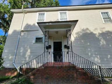 Main picture of 1413 E 42nd St