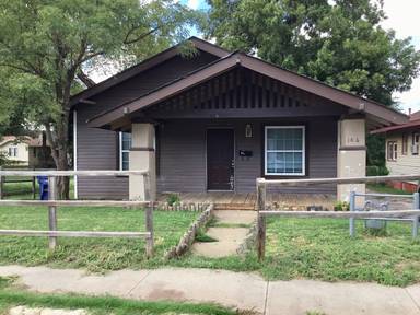 Main picture of 106 W Foreman St