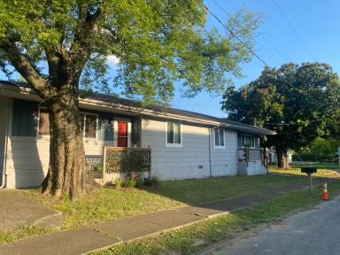 Main picture of 520 S Holly St