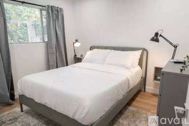 Main picture of 10863 Kling St