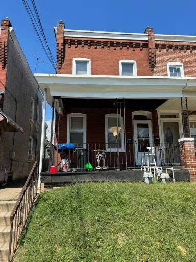 Main picture of 2106 W 4th St