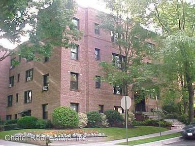 Main picture of 2655 41st St NW