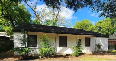 Main picture of 711 Iris Ln