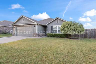 Main picture of 3841 W 105th Pl S