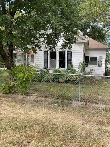 Main picture of 703 N Smelter St