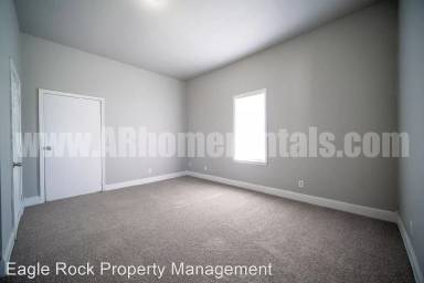 Main picture of 1709 S Pulaski St
