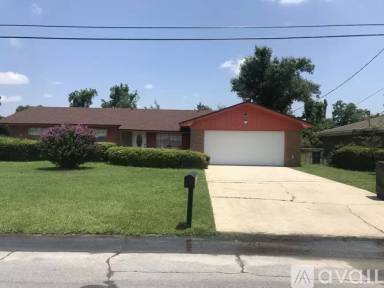 Main picture of 5241 Park St