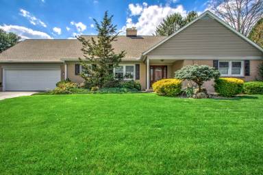 Main picture of 1827 Larchmont Ln