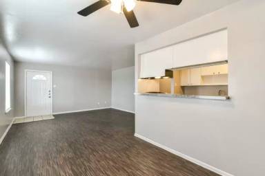 Main picture of 2718 Sherman St