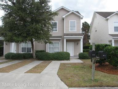 Main picture of 15 Village Dr